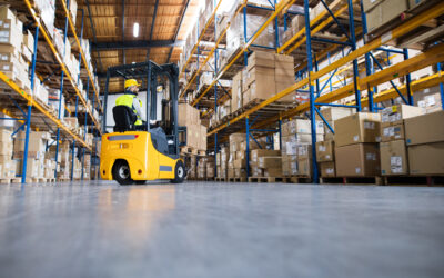 Auricolari e telefono sul muletto 