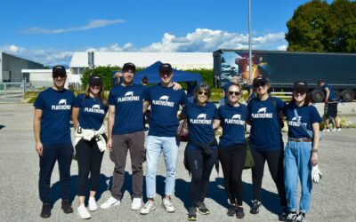 Corporate Clean-up with Plastic Free: Photos